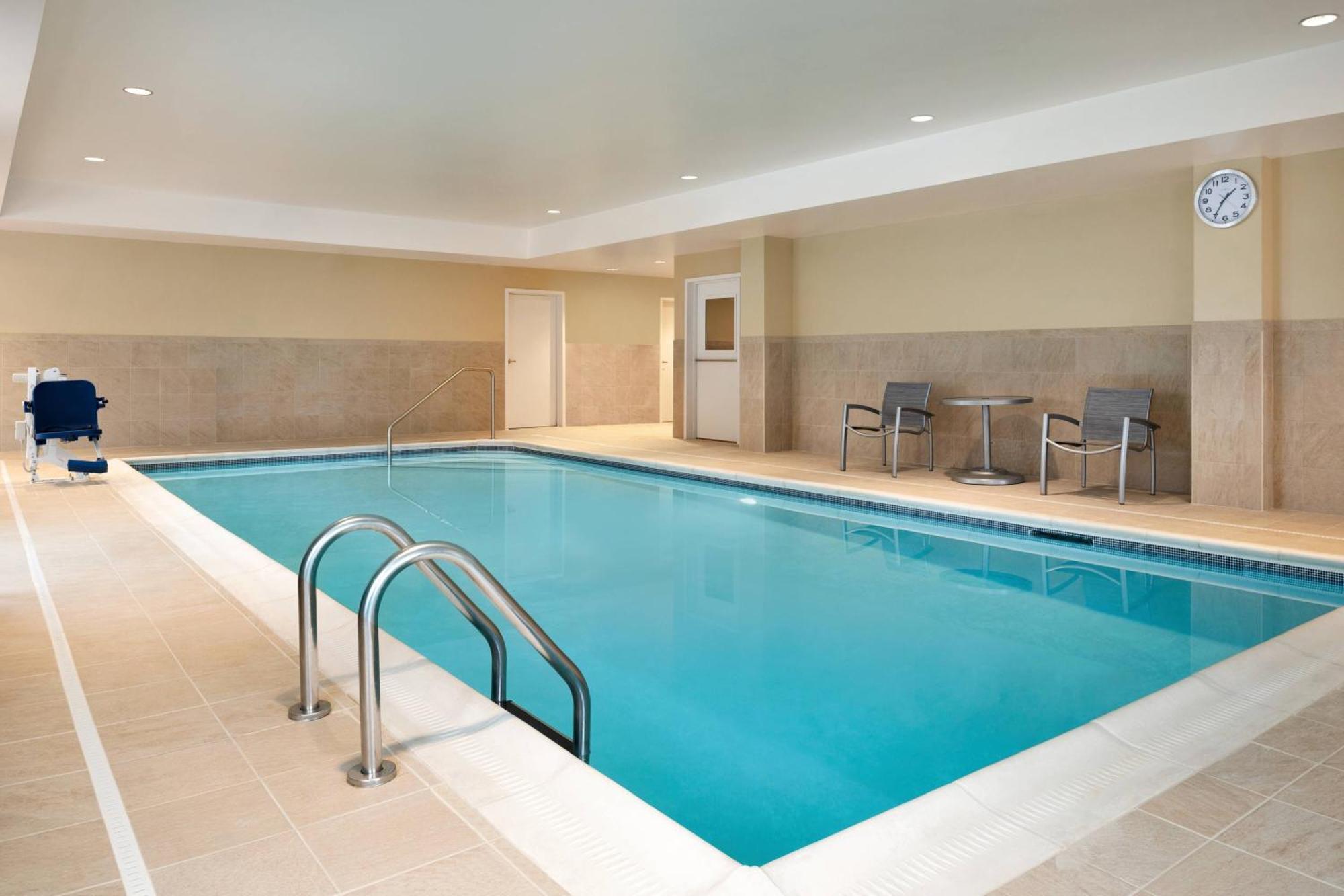 Towneplace Suites By Marriott Dubuque Downtown Dış mekan fotoğraf