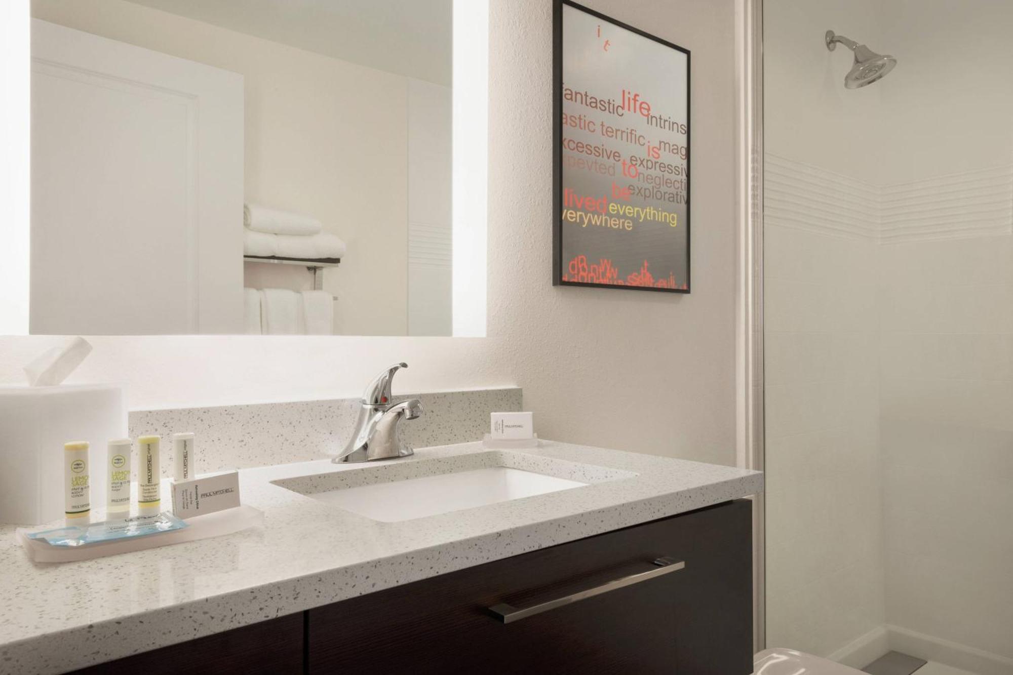 Towneplace Suites By Marriott Dubuque Downtown Dış mekan fotoğraf